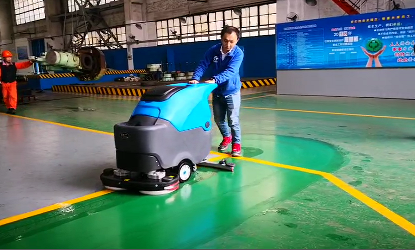 The floor washer is economical for workshop floor cleaning